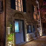 Oezel Tasarimli Tarihi Tas Ev *
