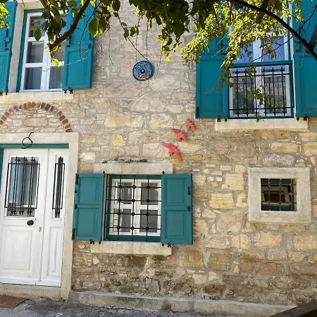 Dom wakacyjny Oezel Tasarimli Tarihi Tas Ev