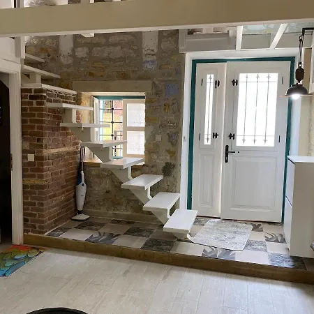 Dom wakacyjny Oezel Tasarimli Tarihi Tas Ev